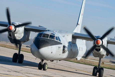 Novogodišnja humanitarna akcija vojni aerodrom Batajnica deca Deda Mraz