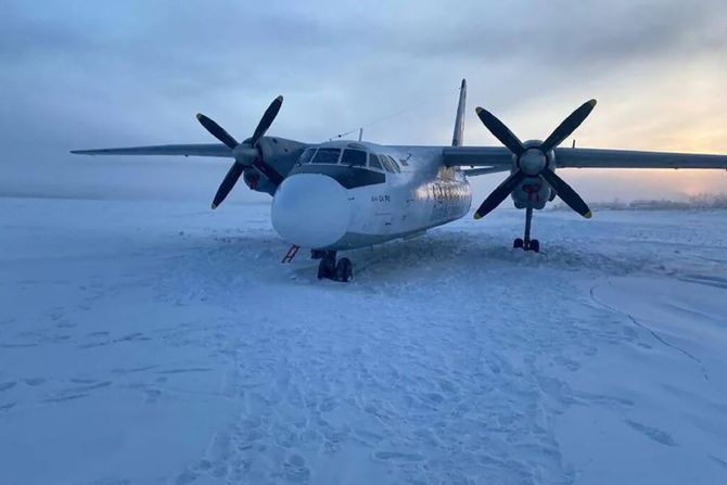 Antonov An-24 sleteo na zaleđenu reku