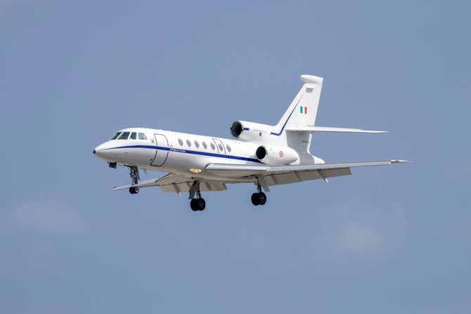 Avion Dassault Falcon 01
