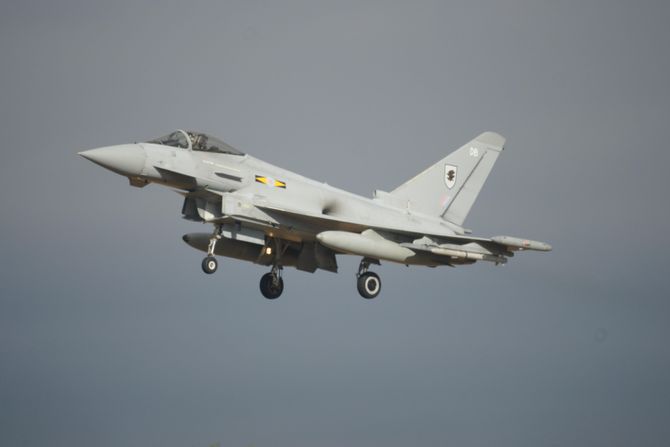 British Royal Air Force Typhoon, američko britansko naoružanje, Suecki kanal British Royal Air Force Typhoon, američko britansko naoružanje, Suecki kanal