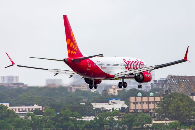 Spicejet Boeing 738-8 MAX