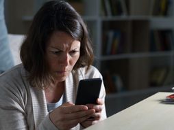 Žena prevara telefon