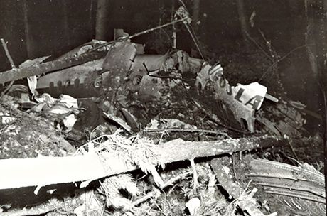 Avio nereća aviona JAT 367 u kojoj je poginulo 27 ljudi. Stjuardesa Vesna Vulovičova Avio nereća aviona JAT 367 u kojoj je poginulo 27 ljudi. Stjuardesa Vesna Vulovičova