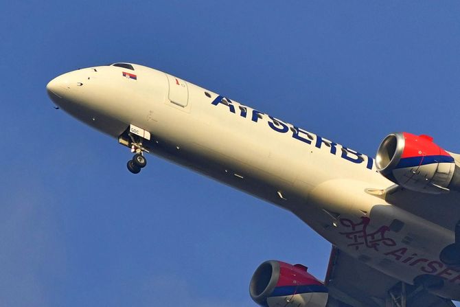 Air Serbia Embraer E190 E195