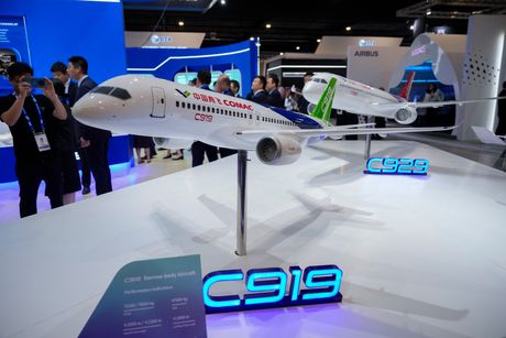 SINGAPORE AIRSHOW SINGAPORE AIRSHOW