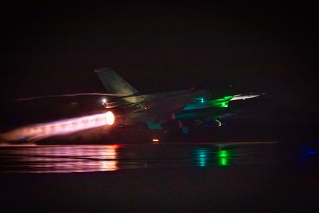 F-16 F-16