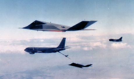 Avion F-117