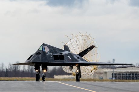 Avion F-117