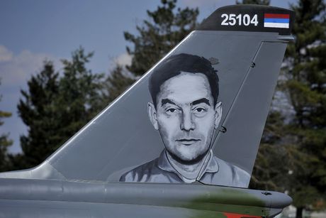 Orao sa slikom ppk Živote Đurića Orao sa slikom ppk Živote Đurića