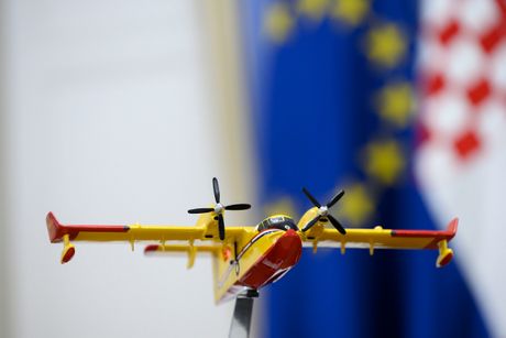 Hrvatska DHC 515 vatrogasni avion