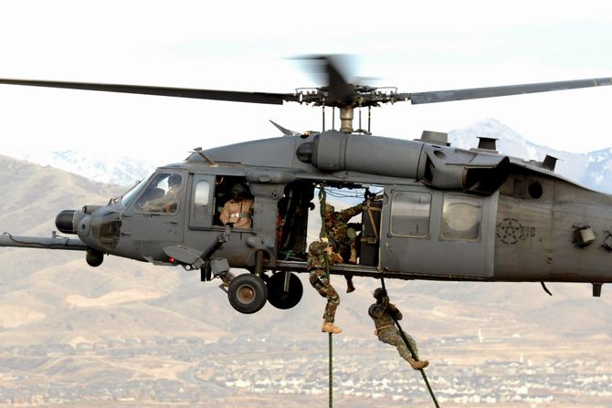 HH 60 helicopter