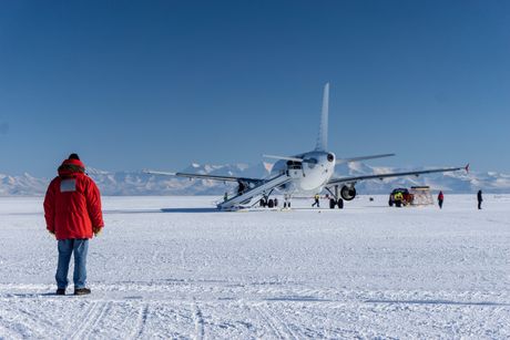 BLUE ICE RUNWAY BLUE ICE RUNWAY