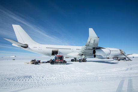 BLUE ICE RUNWAY BLUE ICE RUNWAY