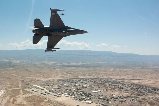 Vazduhoplovna baza Holoman