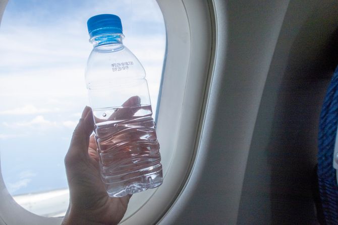 Avion putovanje, tečnost flaša