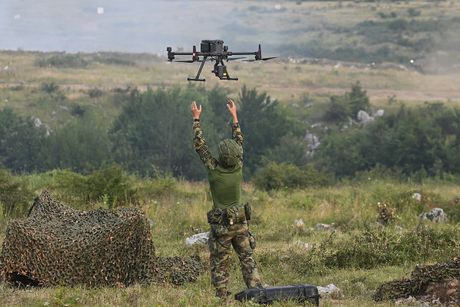 Vojska Srbije dron operater