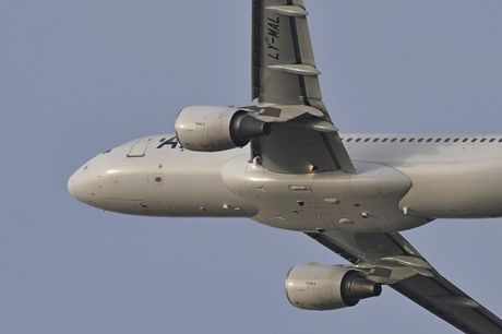 Air Serbia wet lease avioni