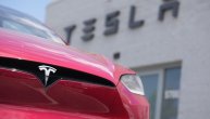 Tesla povlači skoro 400.000 vozila u SAD zbog rizika: Oglasilo se nacionalno telo za bezbednost saobraćaja
