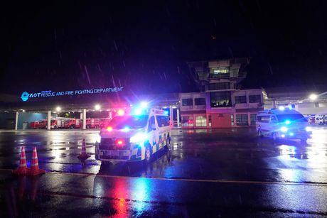 Incident na letu za Singapur, jedan putnik preminuo usled turbulencija Incident na letu za Singapur, jedan putnik preminuo usled turbulencija