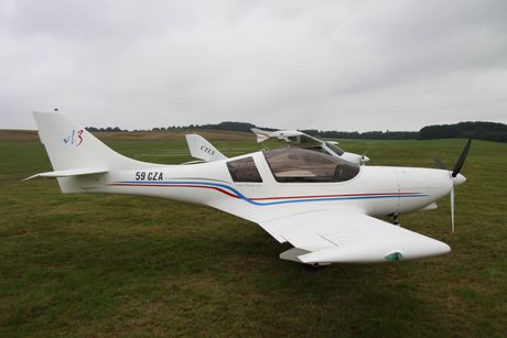 VL-3 ultralaki avion