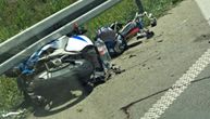 TEŠKA NESREĆA U BARAJEVU: Sudar autobusa i motora, dvoje sa teškim povredama u Urgentnom centru