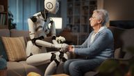 Majkl umire, ali uz pomoć tehnologije ispuniće supruzi želju: Moći će da priča sa njim i kada ga ne bude