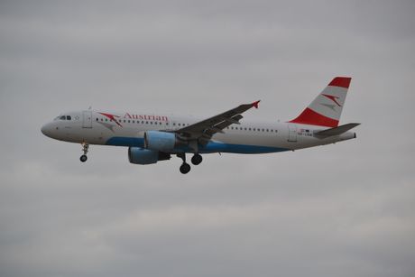 Austrian Airlines Airbus A320 OE-LBM