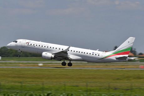Air Serbia Er Srbija Bulgaria Air Embraer E190 E195 avion Air Serbia Er Srbija Bulgaria Air Embraer E190 E195 avion