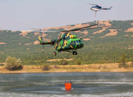 Severna Makedonija pozari helikopteri