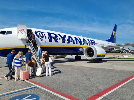 Boeing 737-8200 Ryanair Boeing 737-8200 Ryanair
