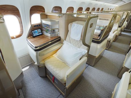 Emirates Boeing 777 nova kabina Emirates Boeing 777 nova kabina