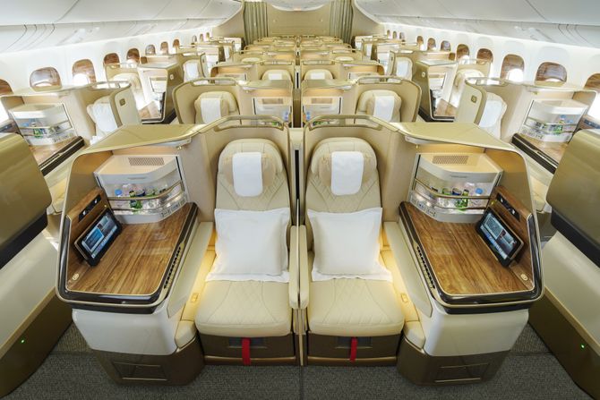 Emirates Boeing 777 nova kabina Emirates Boeing 777 nova kabina