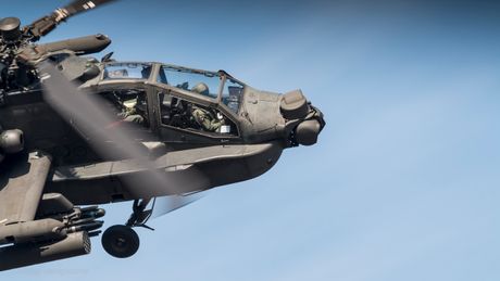 Ah-64 Apache helikopter