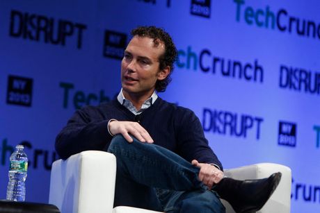 Mike Abbott, Majk Ebot