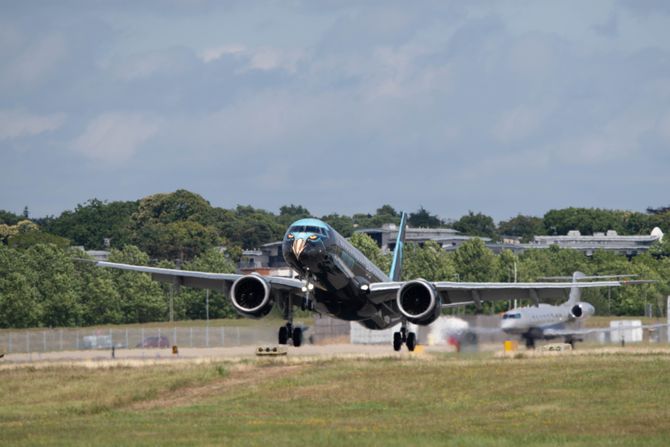 Embraer E195 E-2 Profit Hunter Embraer E195 E-2 Profit Hunter
