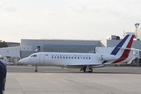 Srbija Francuska Aleksandar Vučić Emanuel Makron poseta doček aerodrom Srbija Francuska Aleksandar Vučić Emanuel Makron poseta doček aerodrom