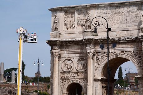 Konstantinov slavoluk