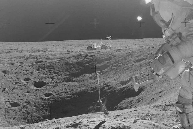 Mesec, Apolo