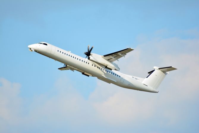 de Havilland Dash 8-400