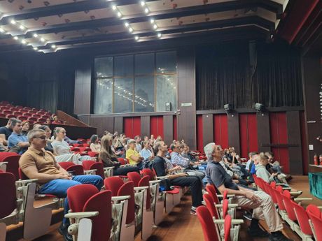 Šta bi bilo sa Zemljom kad ne bi bilo Meseca? Poznati niški profesor odgovara na ovo pitanje