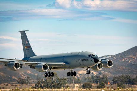 KC-135 Stratotanker KC-135 Stratotanker