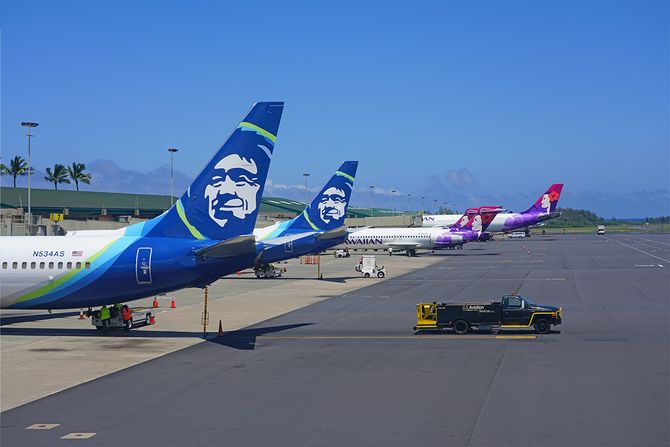 Alaska Airlines - Hawaiian Airlines