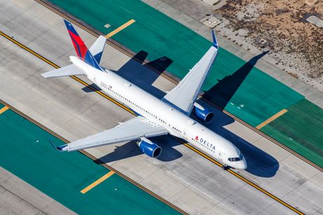 BOEING 757-200 DELTA BOEING 757-200 DELTA