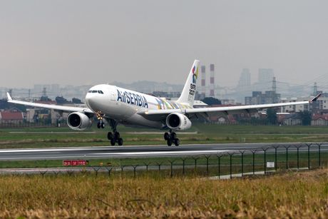 Novi Airbus A330 (EXPO 2027) - sletanje