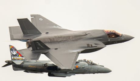 F-35B Velika Britanija F-35B Velika Britanija