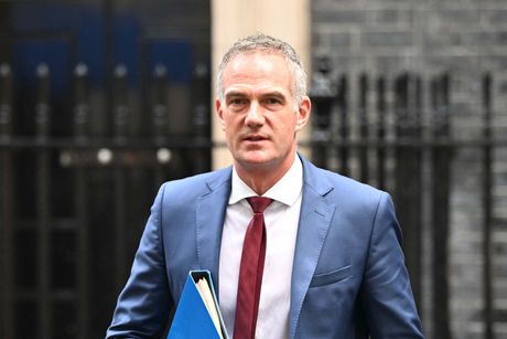 Peter Kyle, Piter Kajl