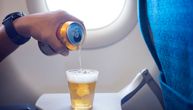 Hrana i piće u avionu: Zašto besplatno posluženje ponovo dobija na značaju?