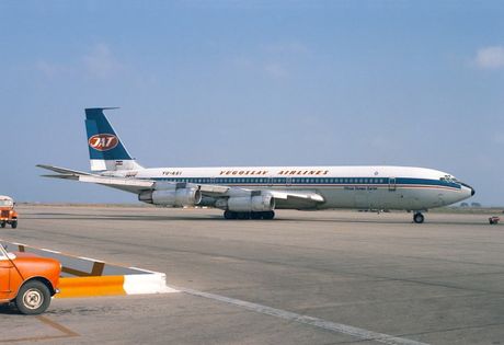 JAT Boeing 707
