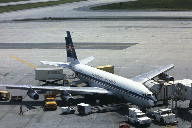 Boeing 707-321 YU AGA