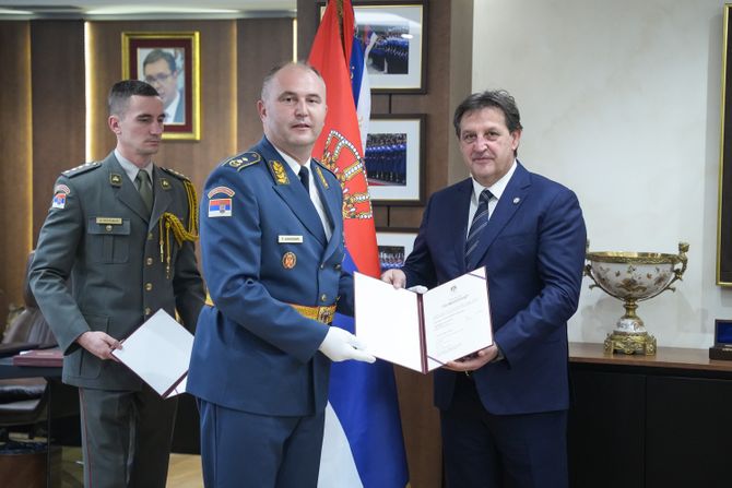 Ministar Gašić uručio ukaze o unapređenjima i postavljenjima na nove dužnosti